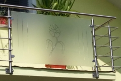 inox ograja iz steklenim polnilnom