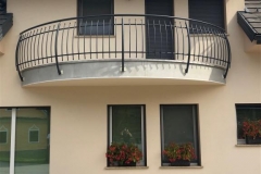 prašno barvana ograja